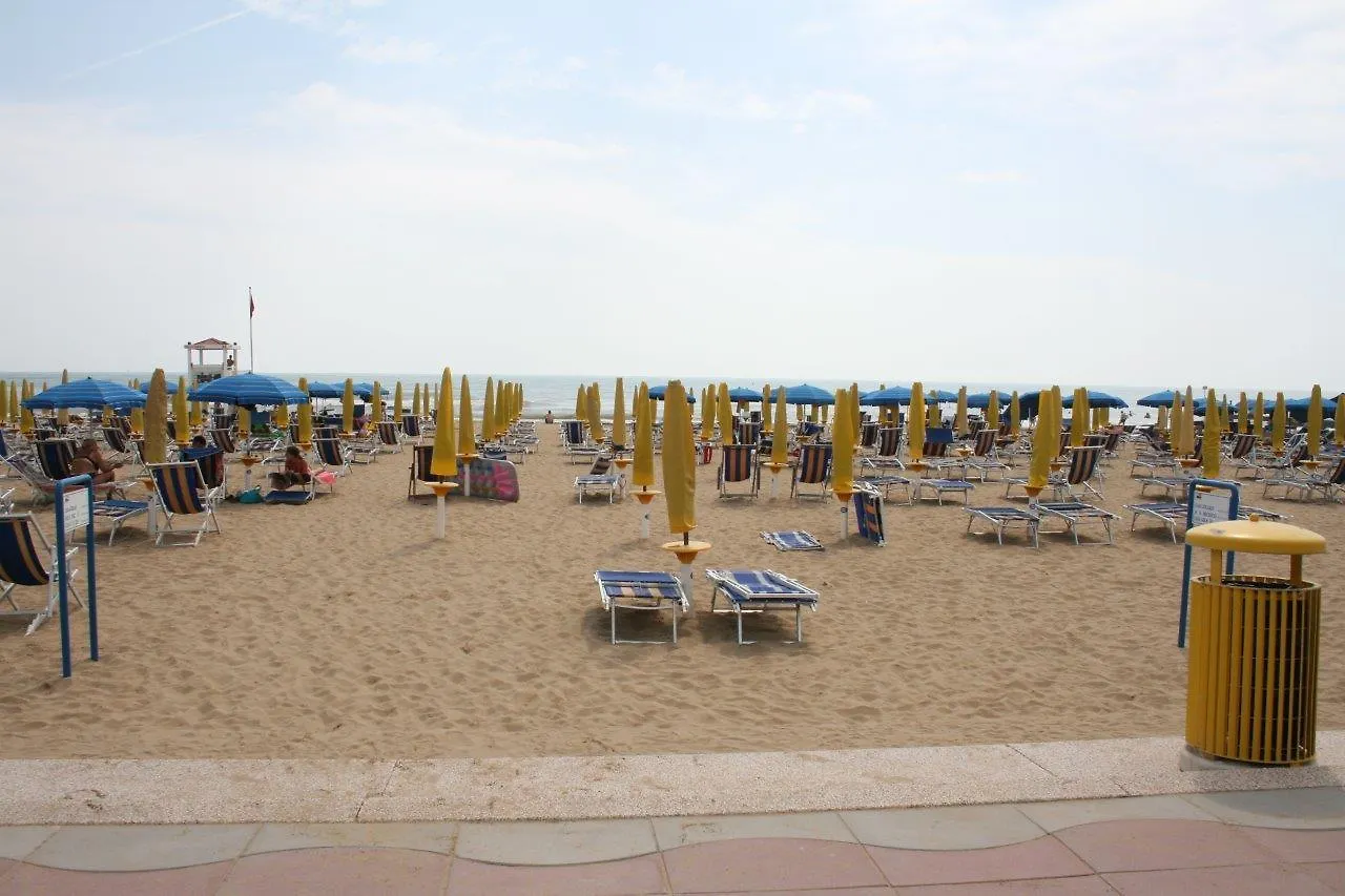 Residence El Palmar Da Colla Τζεσόλο Λίντο